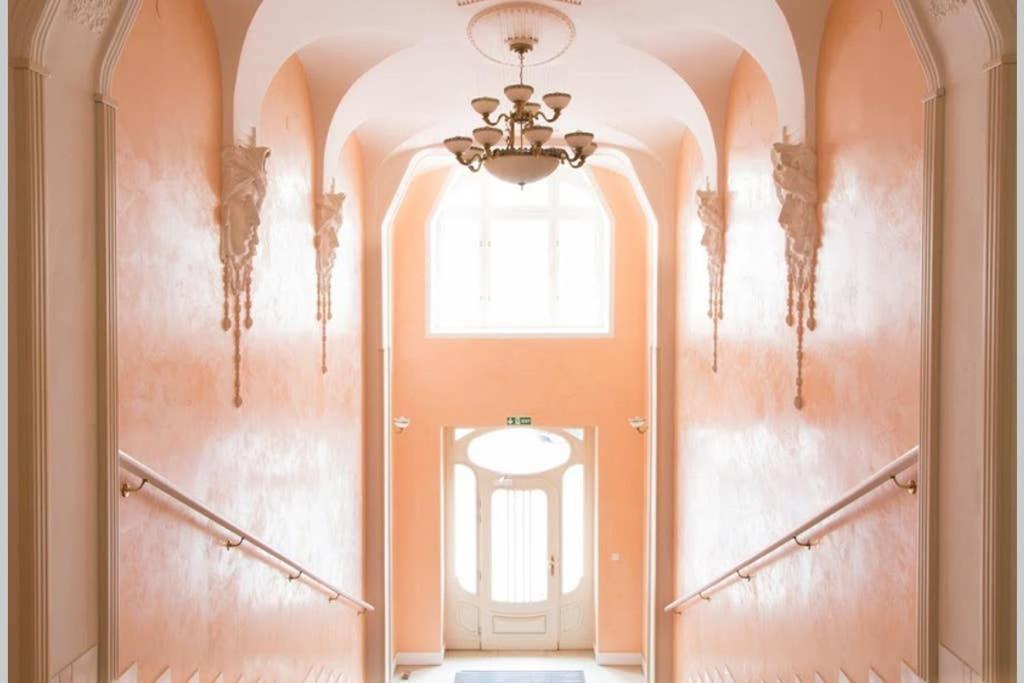 Design Studio Andel, All Historical Sights Walkable プラハ エクステリア 写真