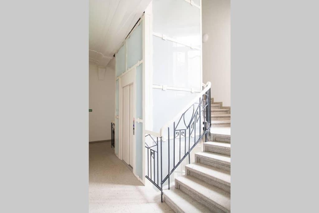 Design Studio Andel, All Historical Sights Walkable プラハ エクステリア 写真